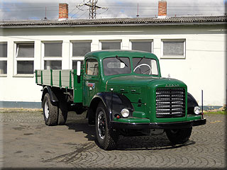 N�kladn� automobil �KODA 706 R