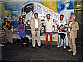 Vernis� street-art malby v pochodu CAN Plze�
