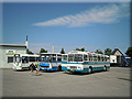 Historick� vozidla p�ed muzeem