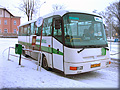 P�vodn� kmenov� autobus MHD v Doma�lic�ch SOR C 9.5 u vlakov�ho n�dra��