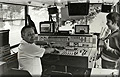 �ervenec 1978 - Vladim�r Mottl u mix�n�ho pultu v p�enosov�m vozu