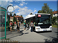 Kloubov� autobus SOR NBG 18 v s�dli�ti v Tlu�n�