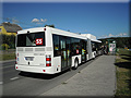 Kloubov� autobus SOR NBG 18 v zast�vce Vejprnice,bytovky