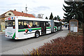 Tlu�n� u �elezni�n� zast�vky; foto Miroslav Klas