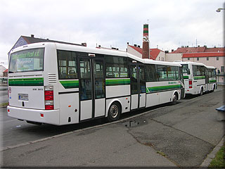 Nov� n�zkopodla�n� autobusy: m�stsk� SOR BN 12 a p��m�stsk� CN 9.5